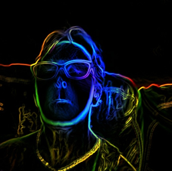 Meet your Posher, Lorie - Picture 1 of 1